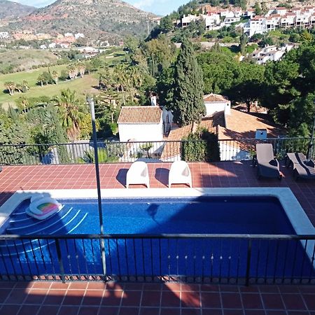 Apartamento En Villa Con Piscina Malaga Luaran gambar