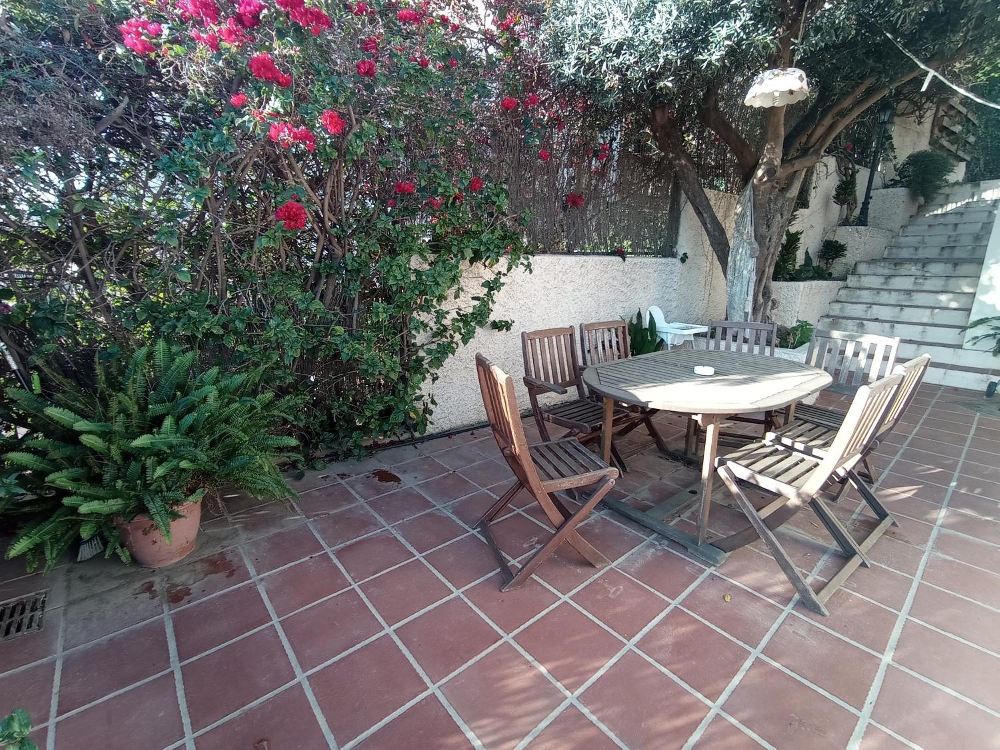 Apartamento En Villa Con Piscina Malaga Luaran gambar