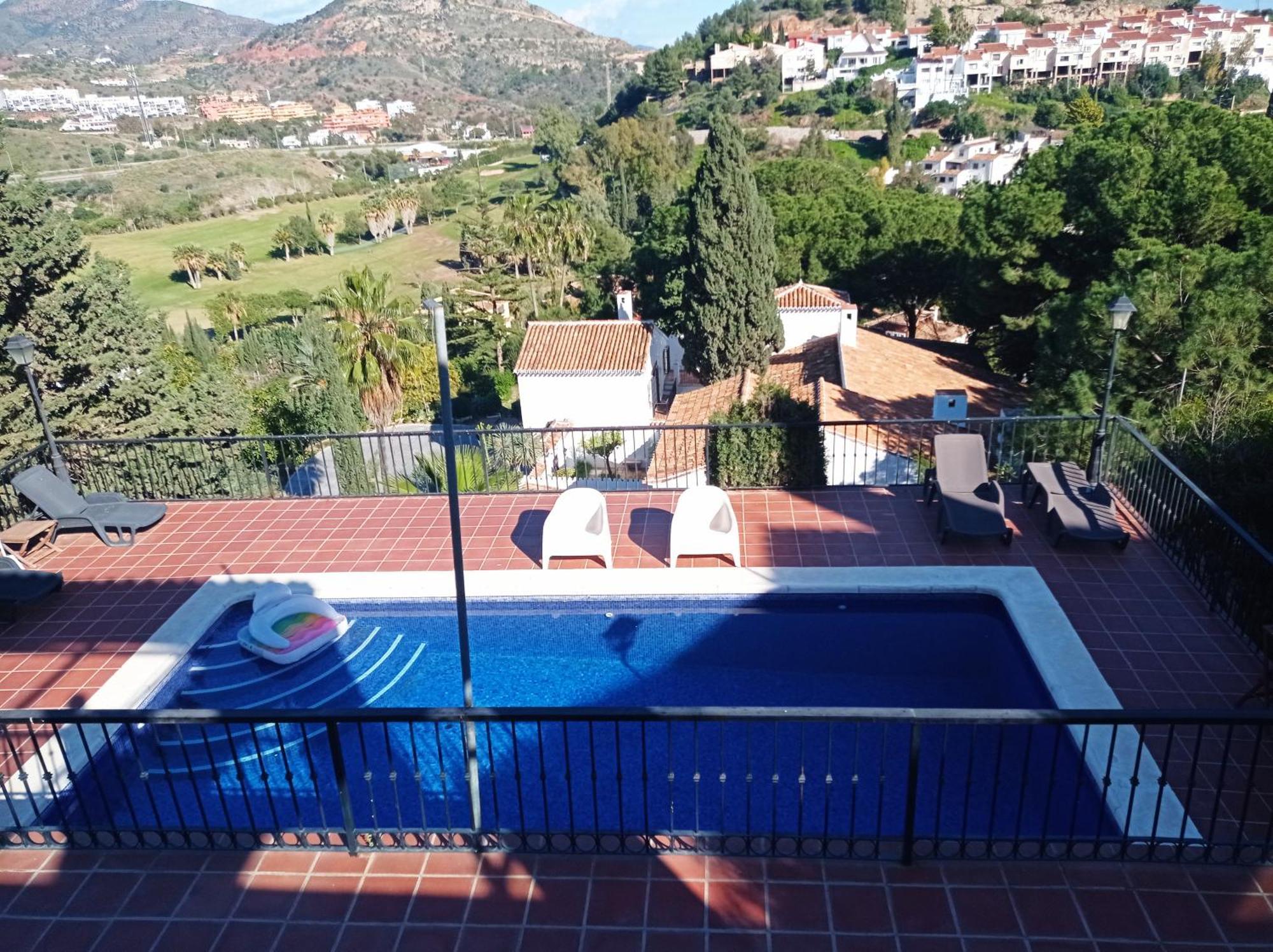 Apartamento En Villa Con Piscina Malaga Luaran gambar